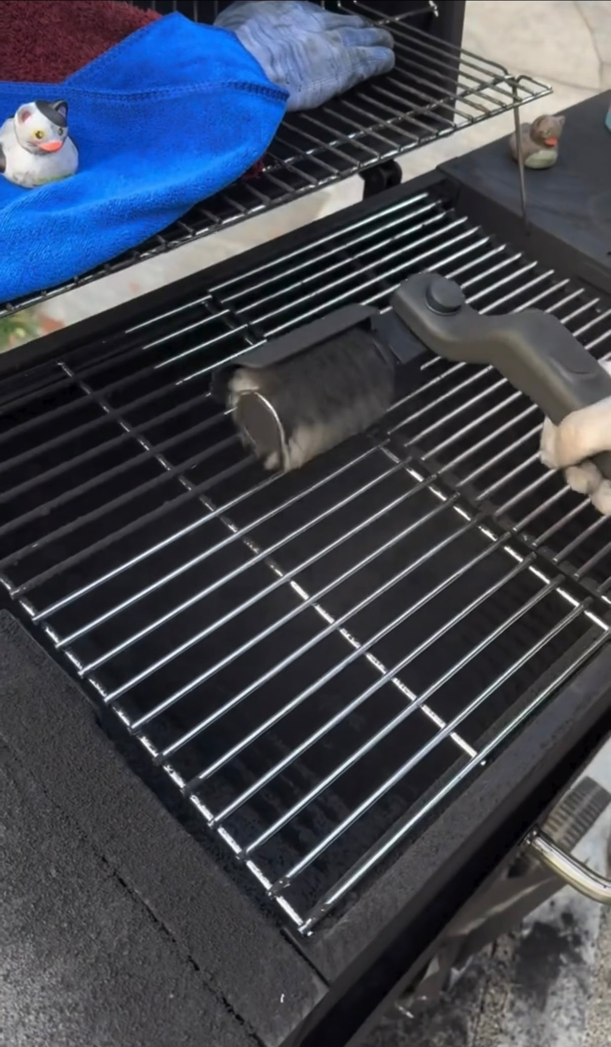 Un barbecue comme neuf en 30 secondes, sans effort